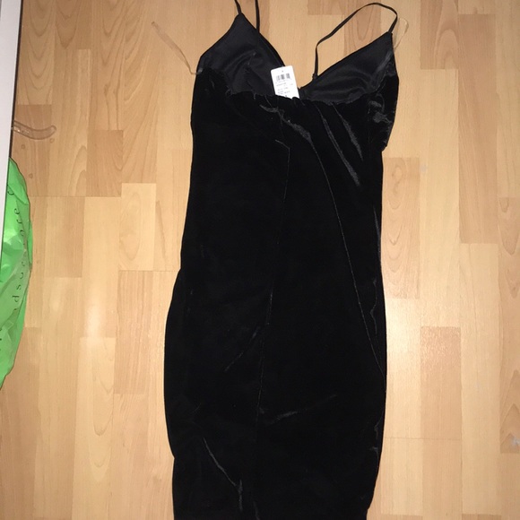 Black dress - Picture 2 of 3